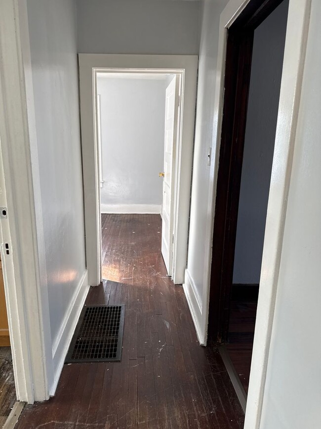 Building Photo - 2200 S 13th St