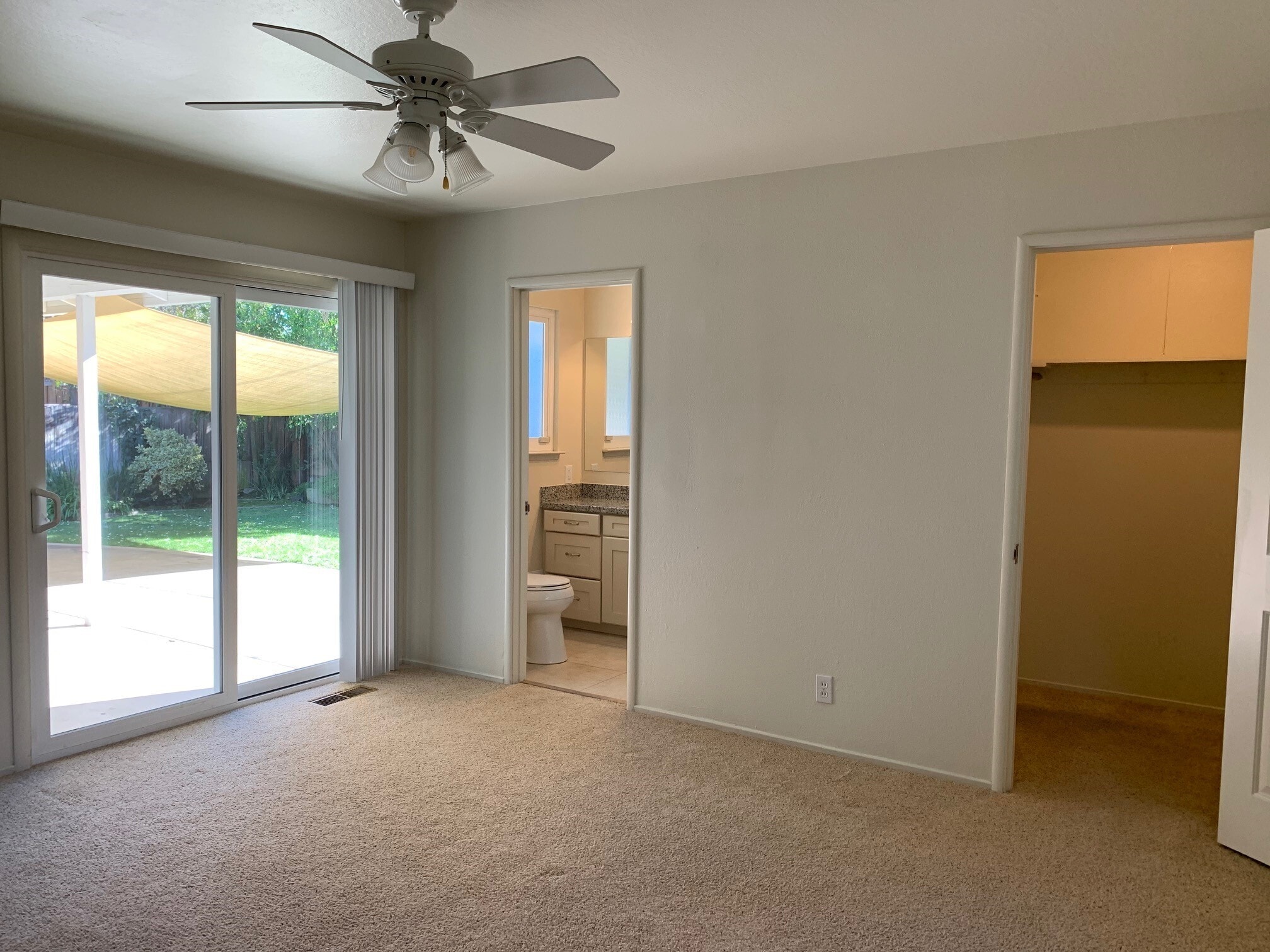 Building Photo - 1383 Bobolink Cir
