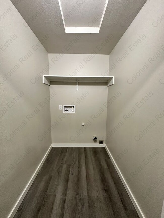 Building Photo - 2 Bedroom 2 Bathroom