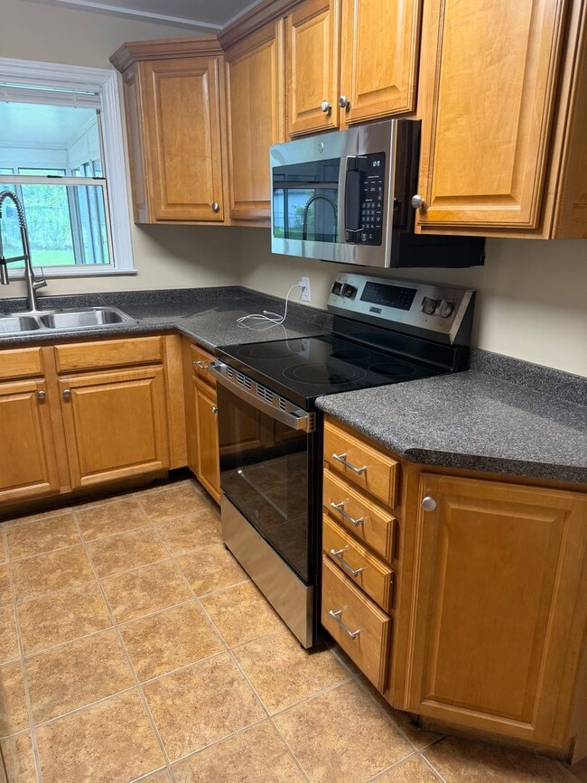 Building Photo - 2 Bedroom / 1.5 Bath Home in Kingsport TN