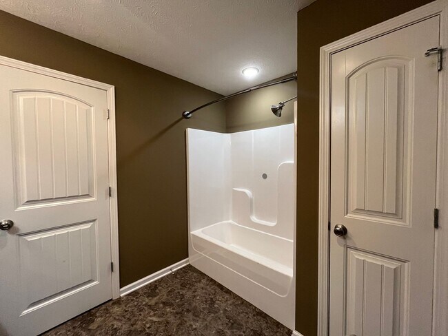 Building Photo - 3BR 2BA home in Greystone subdivision