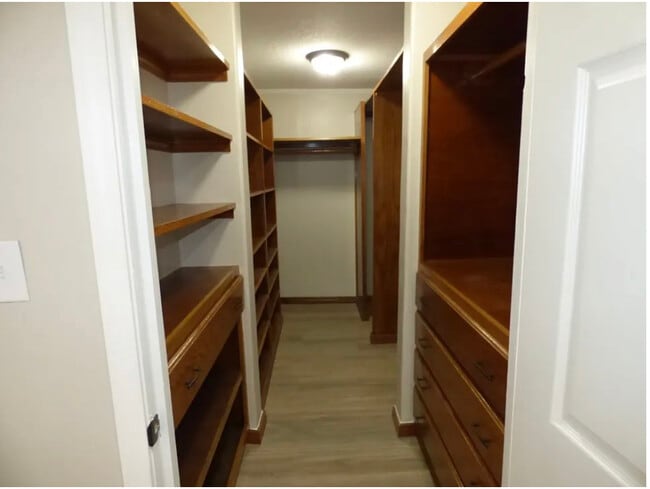 Building Photo - 811 Howe St