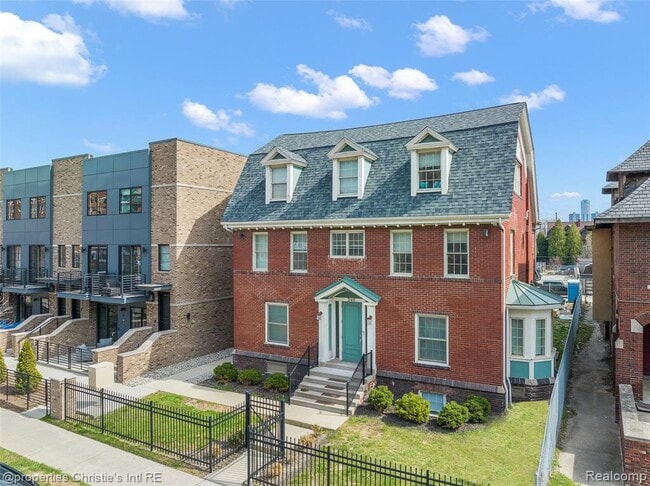 Primary Photo - 248 Mack Ave
