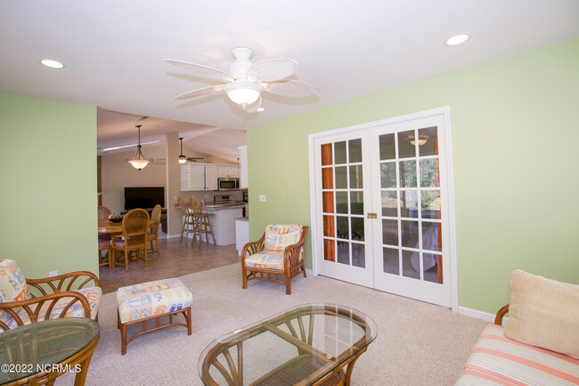 Building Photo - 127 Pine Lake Dr