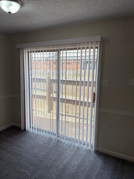 Building Photo - 6459 Summer Creek E