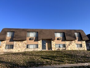 1200-1360 Building - Meadowview Apartments