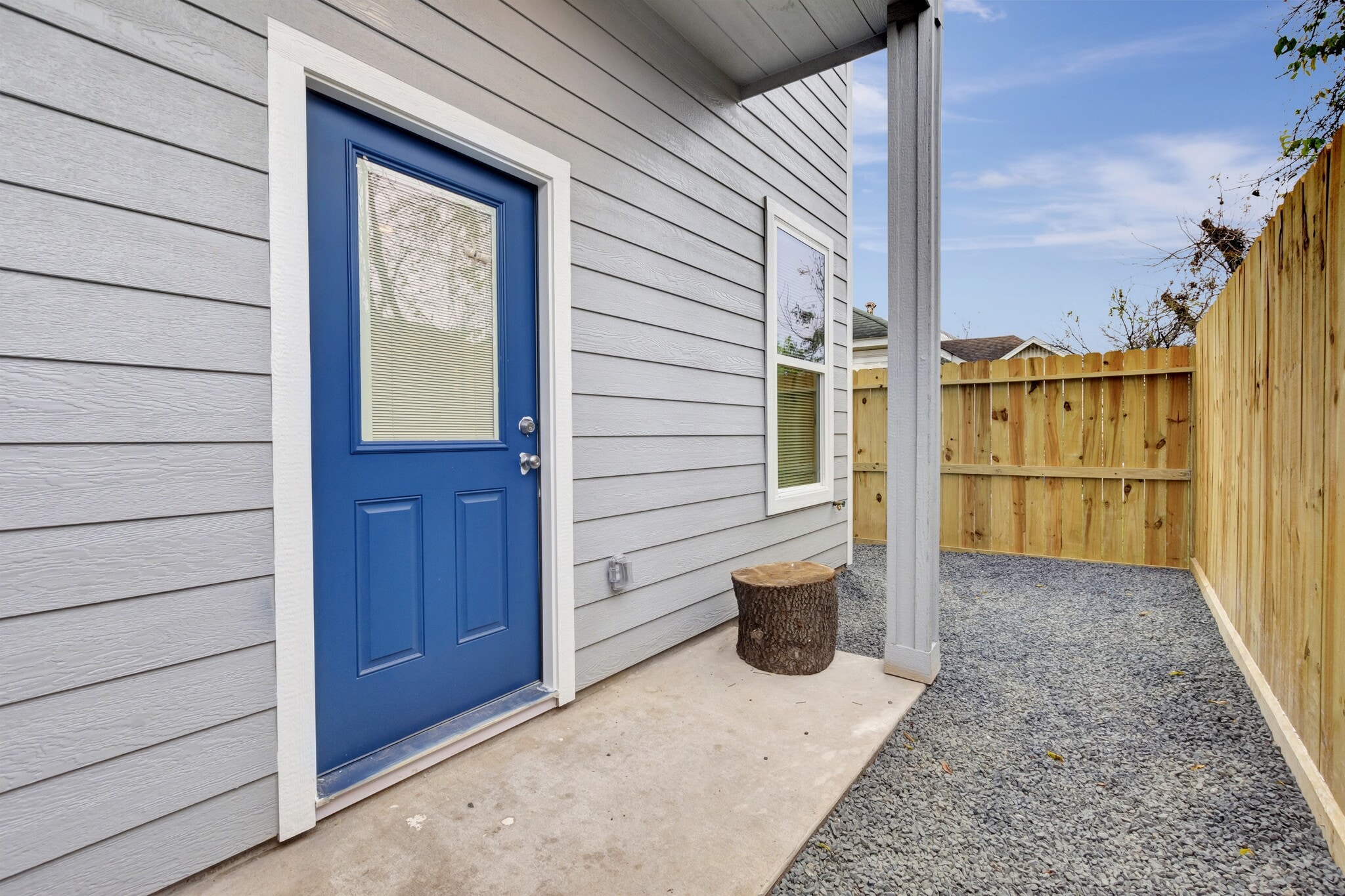 Building Photo - 21 Latham