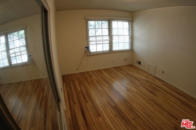 Building Photo - 1606 Glendon Ave