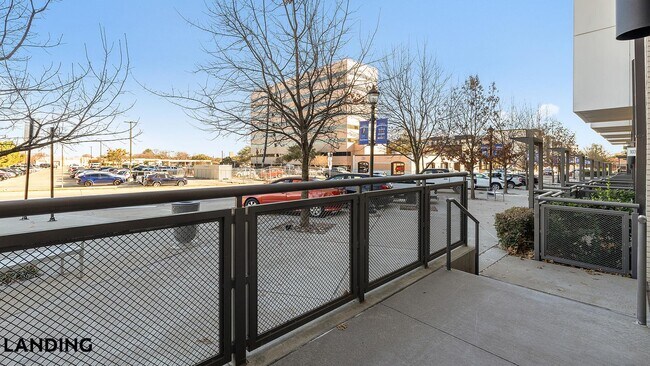 Building Photo - 101 S Center St