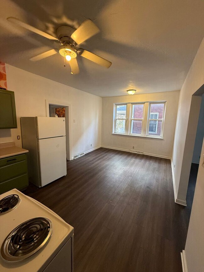 Building Photo - 260-262 Freeport Road