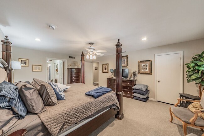 Building Photo - Coming Soon! Spacious 3 Bed, 2 Bath Duplex in the Heart of Overton West