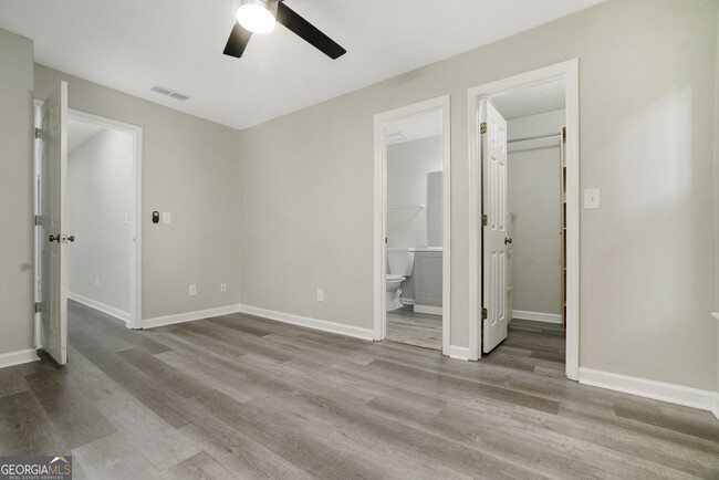 Building Photo - 5045 Laurel Springs Way SE