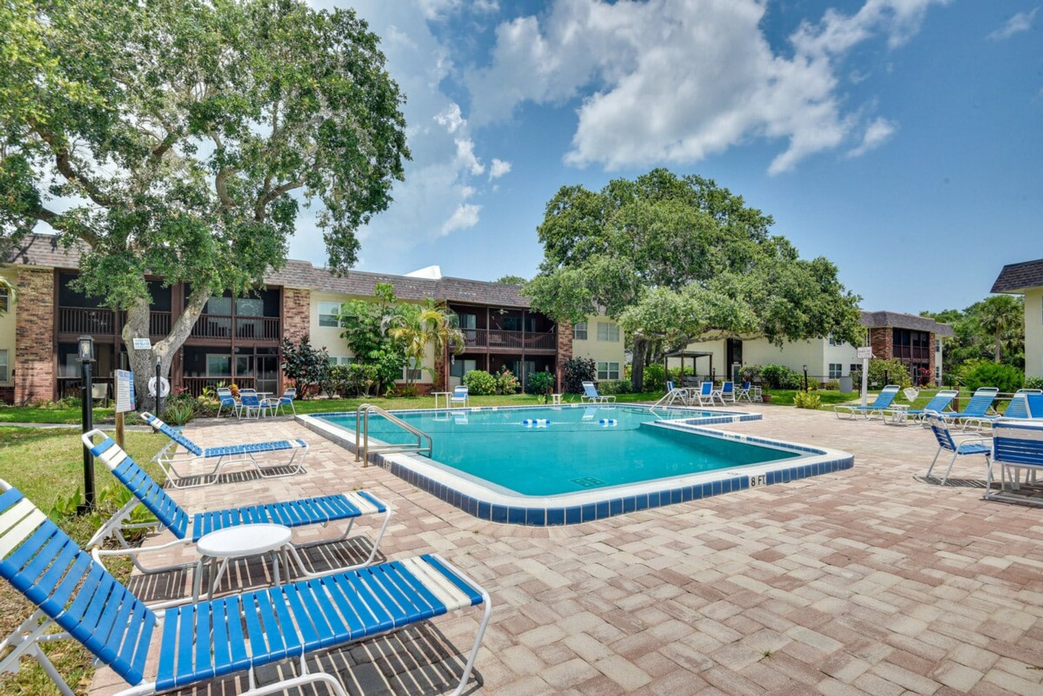 Building Photo - 3800 Saxon Dr