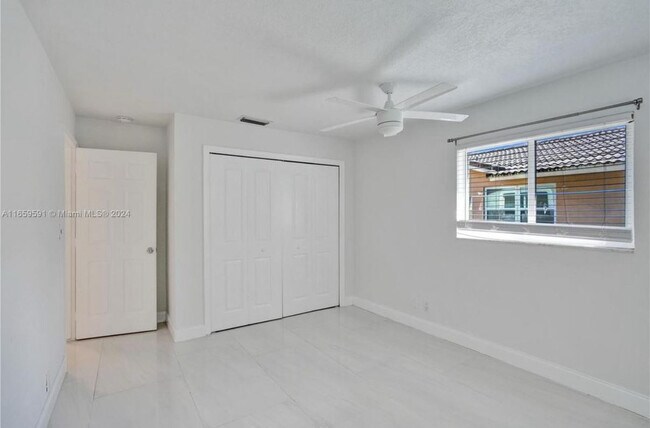 Building Photo - 11280 NW 40th St