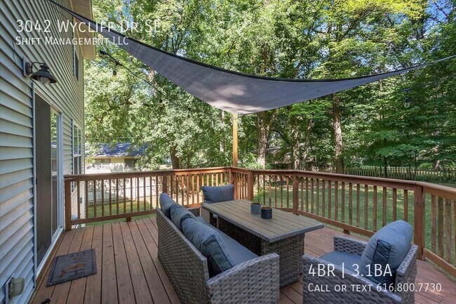 Building Photo - 3042 Wycliff Dr SE