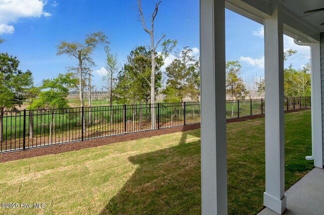 Building Photo - Brand new georgous 4 bed 3.5 bath townhome...