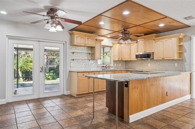 Building Photo - 111 Pineapple Ct