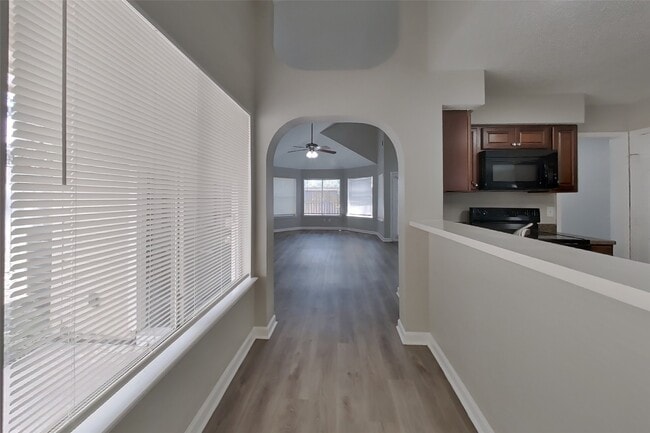 Building Photo - 16027 Hidden Acres Dr
