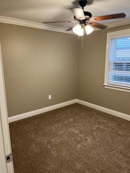 Building Photo - 6146 Parkcrest Ct
