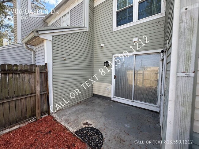 Building Photo - Beautiful Temple Terrace Townhome