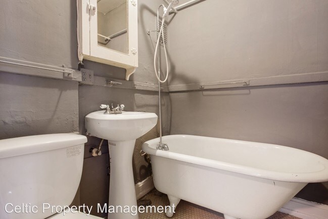 Building Photo - 3743-3749 Washington St