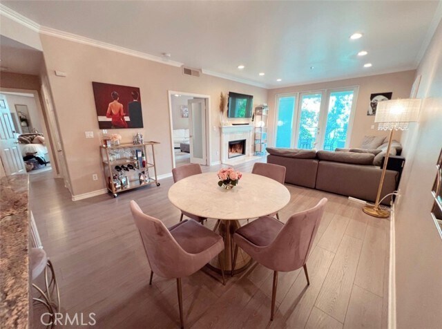 Building Photo - 2233 Martin