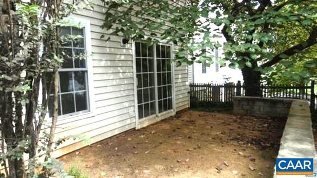 Building Photo - 140 Burnet St