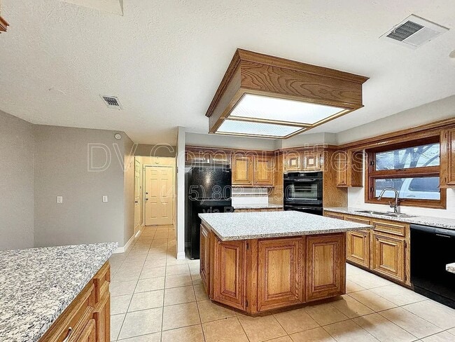 Building Photo - 4807 Country Club View