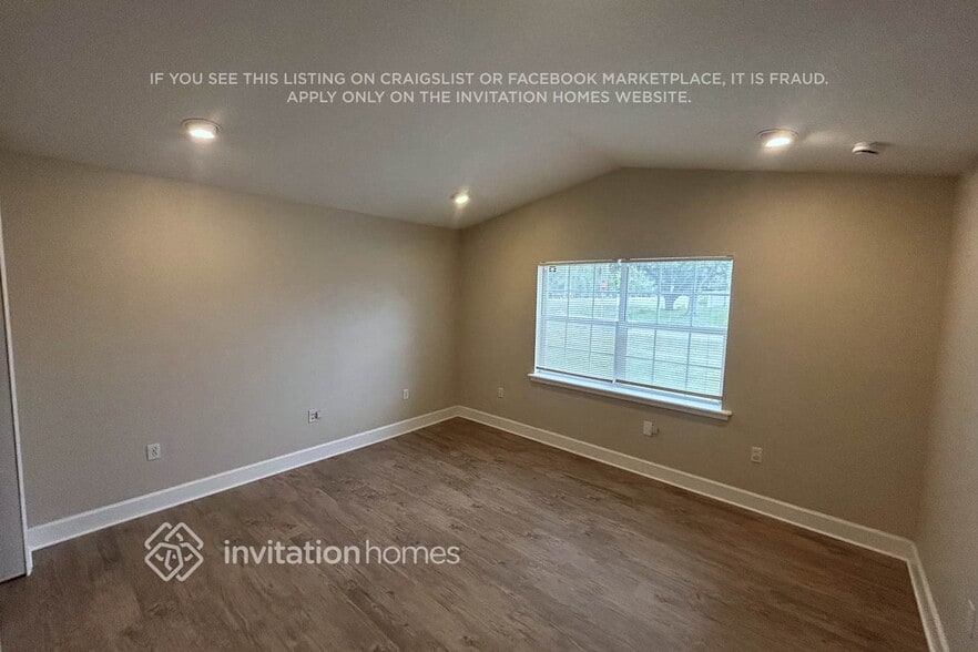 Building Photo - 3236 Forestbrook Dr N