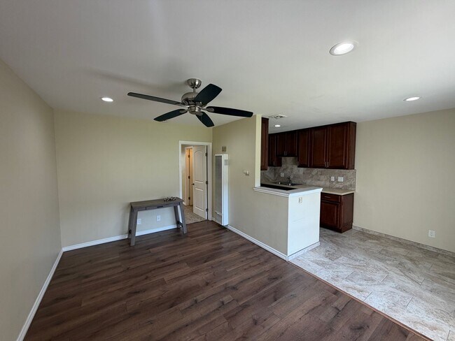 Building Photo - 2227 E Westport Dr