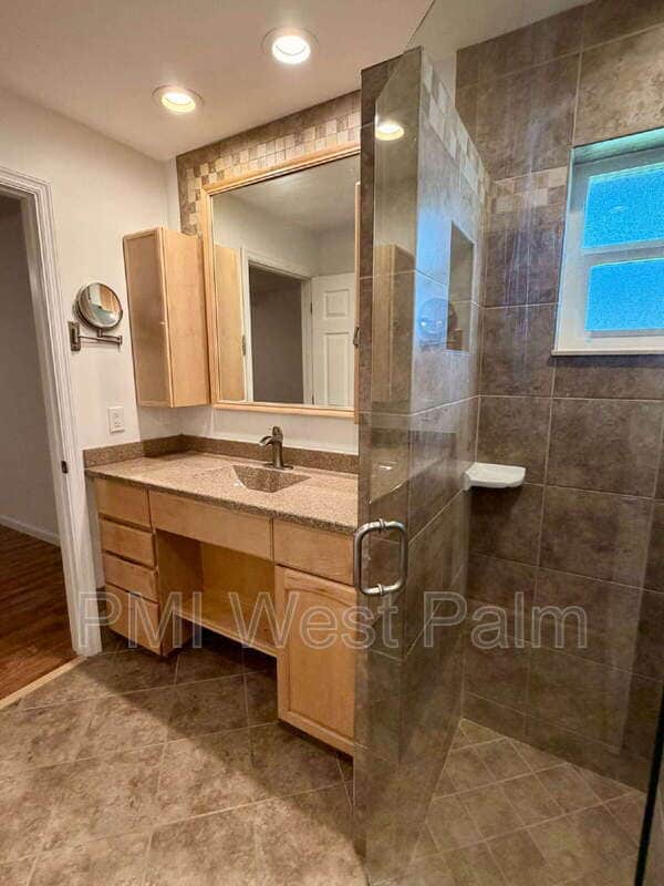 Building Photo - 147 Sunflower Cir