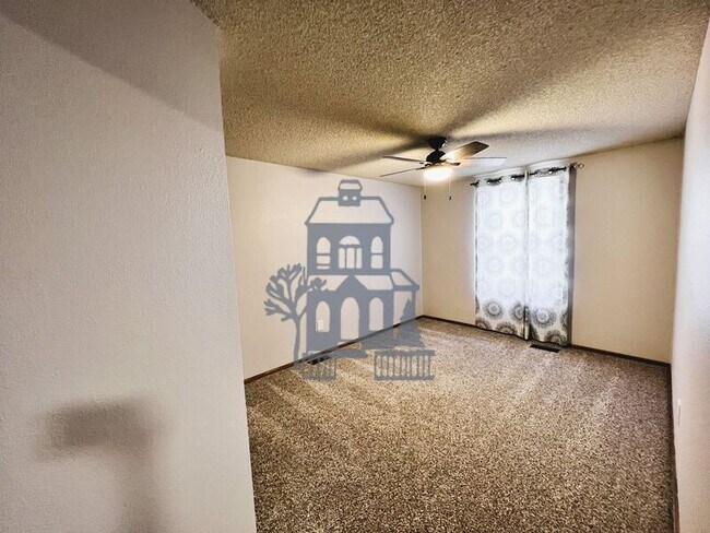 Building Photo - 5419 Alteza Dr