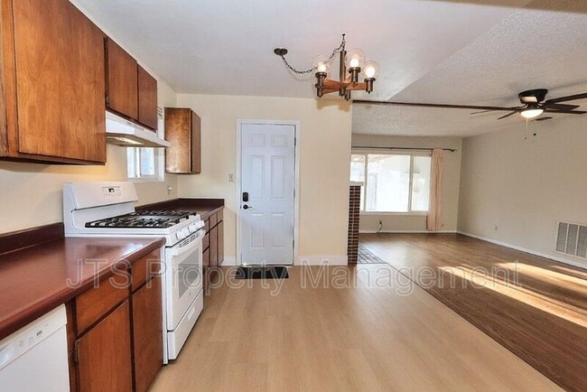 Building Photo - 1817 Vesta Way