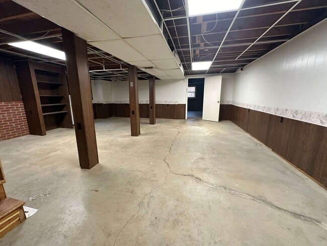 Building Photo - 1308 Minebank Rd