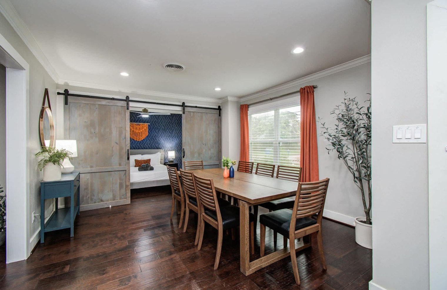 Building Photo - 4749 Benning Dr