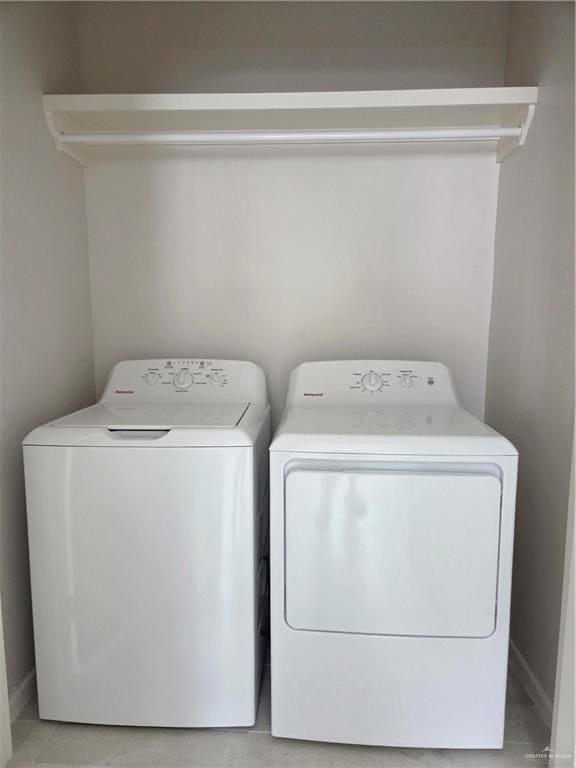 Building Photo - 13 E Royal Palm Dr