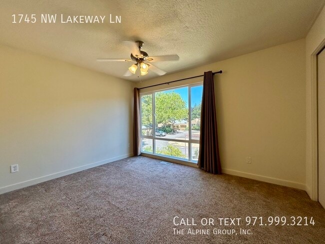 Building Photo - 1745 NW Lakeway Ln