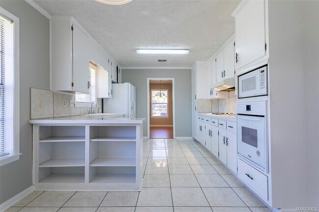 Building Photo - 110 Diane Dr