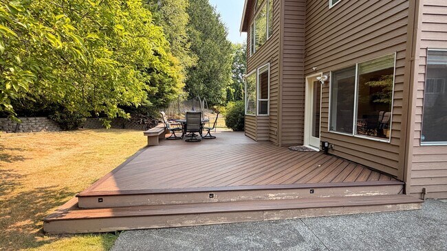 Building Photo - Beautiful Upgraded 4 Bedroom 2.75 Bath Home in Sammamish