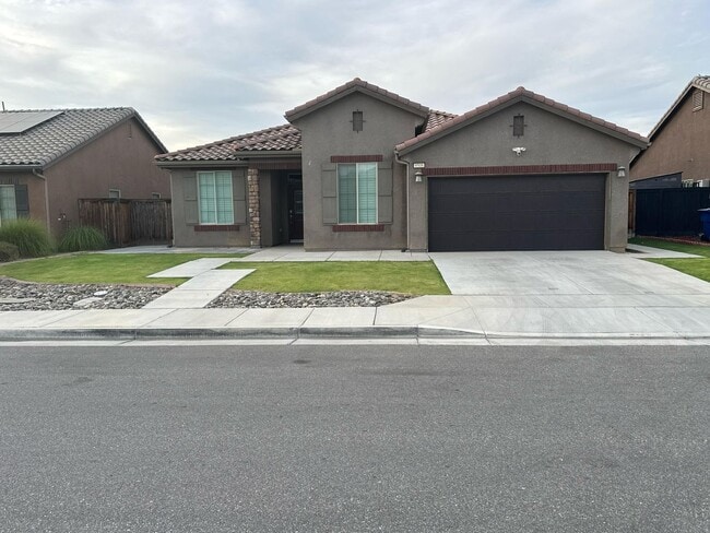 Primary Photo - Charming 4?BD • 2?BA Single-Family Home | ...