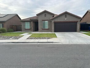 Building Photo - Charming 4?BD • 2?BA Single-Family Home | ...