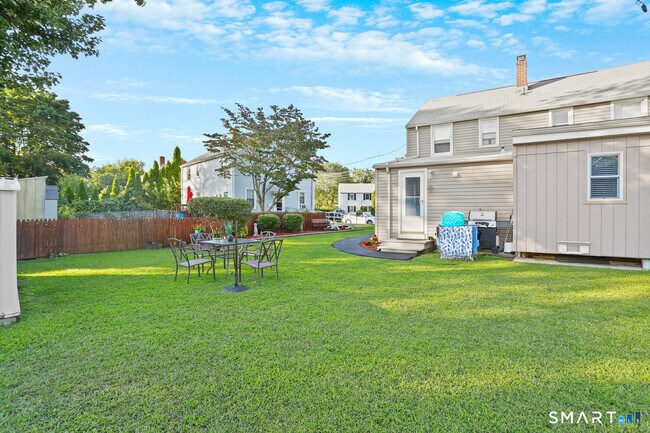 Building Photo - 82 Garden Dr