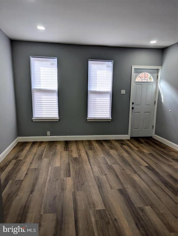 Building Photo - 1539 S Stillman St