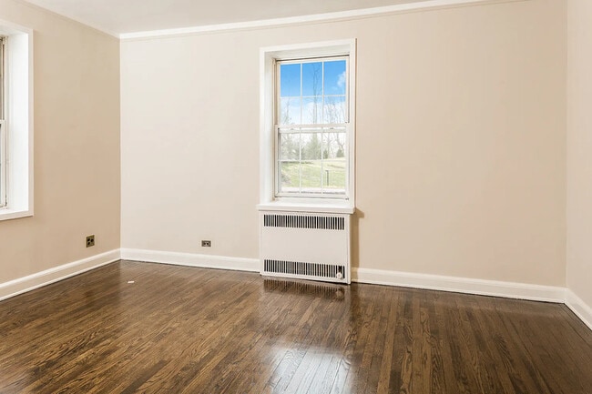 Building Photo - 4 Midland Gardens