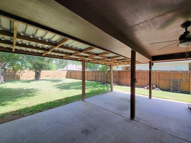 Building Photo - 10282 Valley Dr S