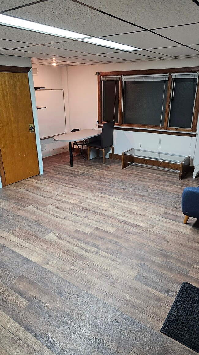 Building Photo - 1136 Wilmington Ave