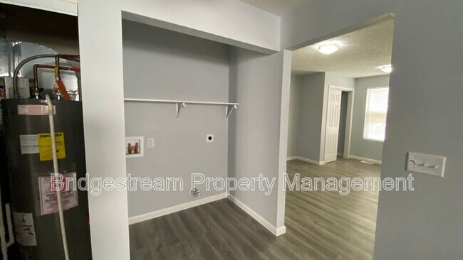 Building Photo - 2025 Culver Ave