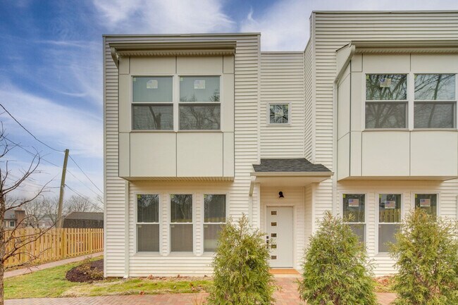 Building Photo - 4727D Yender Ave