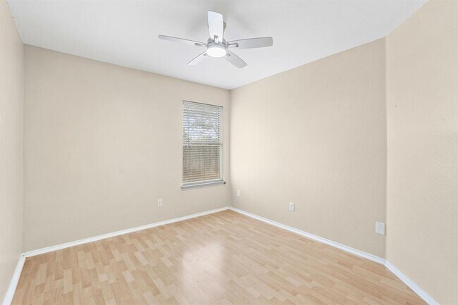 Building Photo - 105 Grant Way