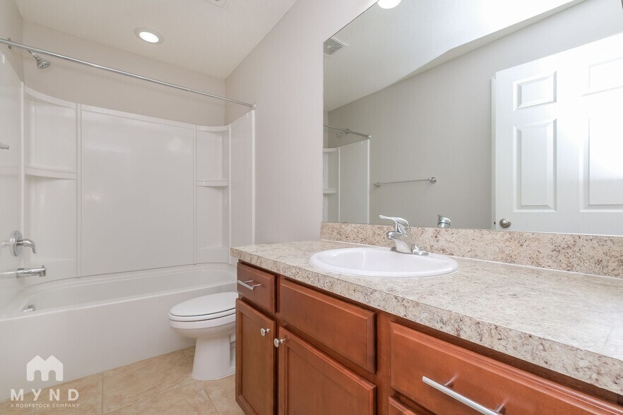 Building Photo - 6600 Wirevine Dr
